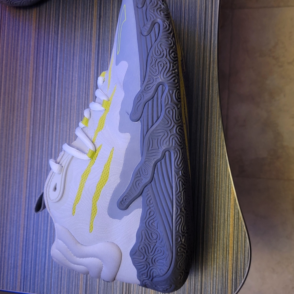 Puma MB.03 Hills